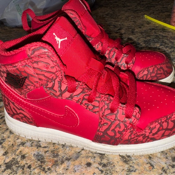 Air Jordan 1 High Retro GS BG GYM RED Elephant Print Red Toddlers 10C 826715-600 - Picture 5 of 10